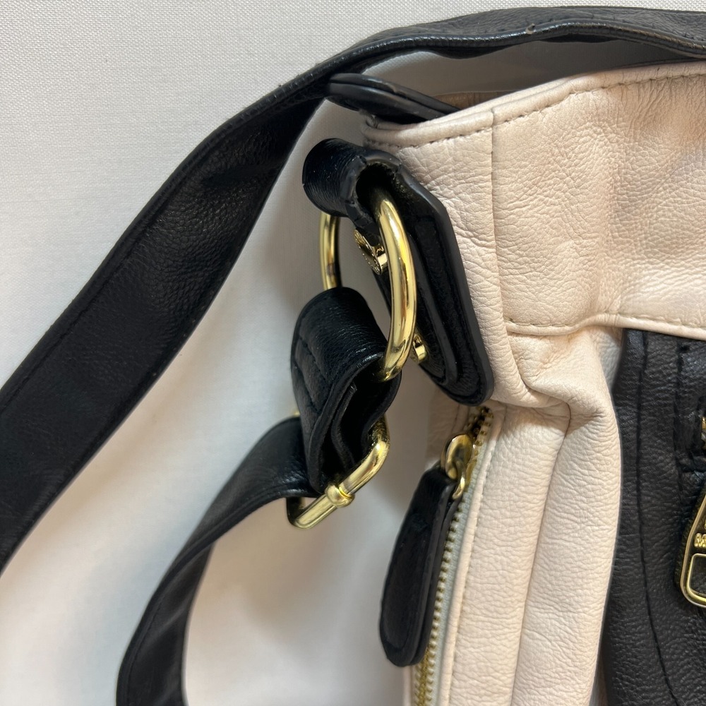 Steve Madden Crossbody Cream Black Faux Leather Handbag Purse‎ Zip Pockets - Picture 4 of 16